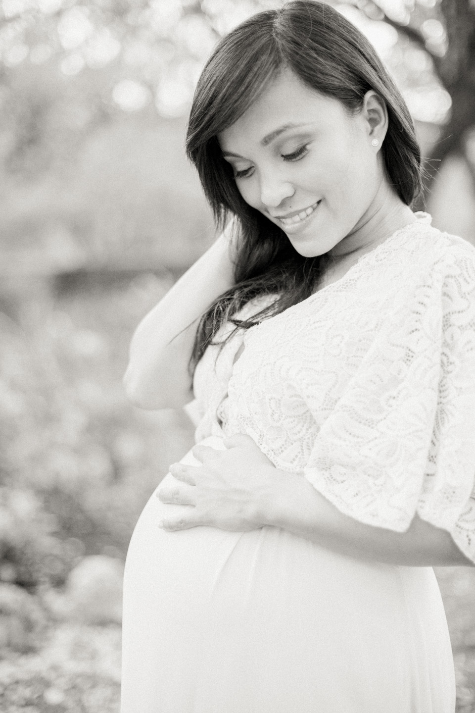 black and white photo of mother to be
