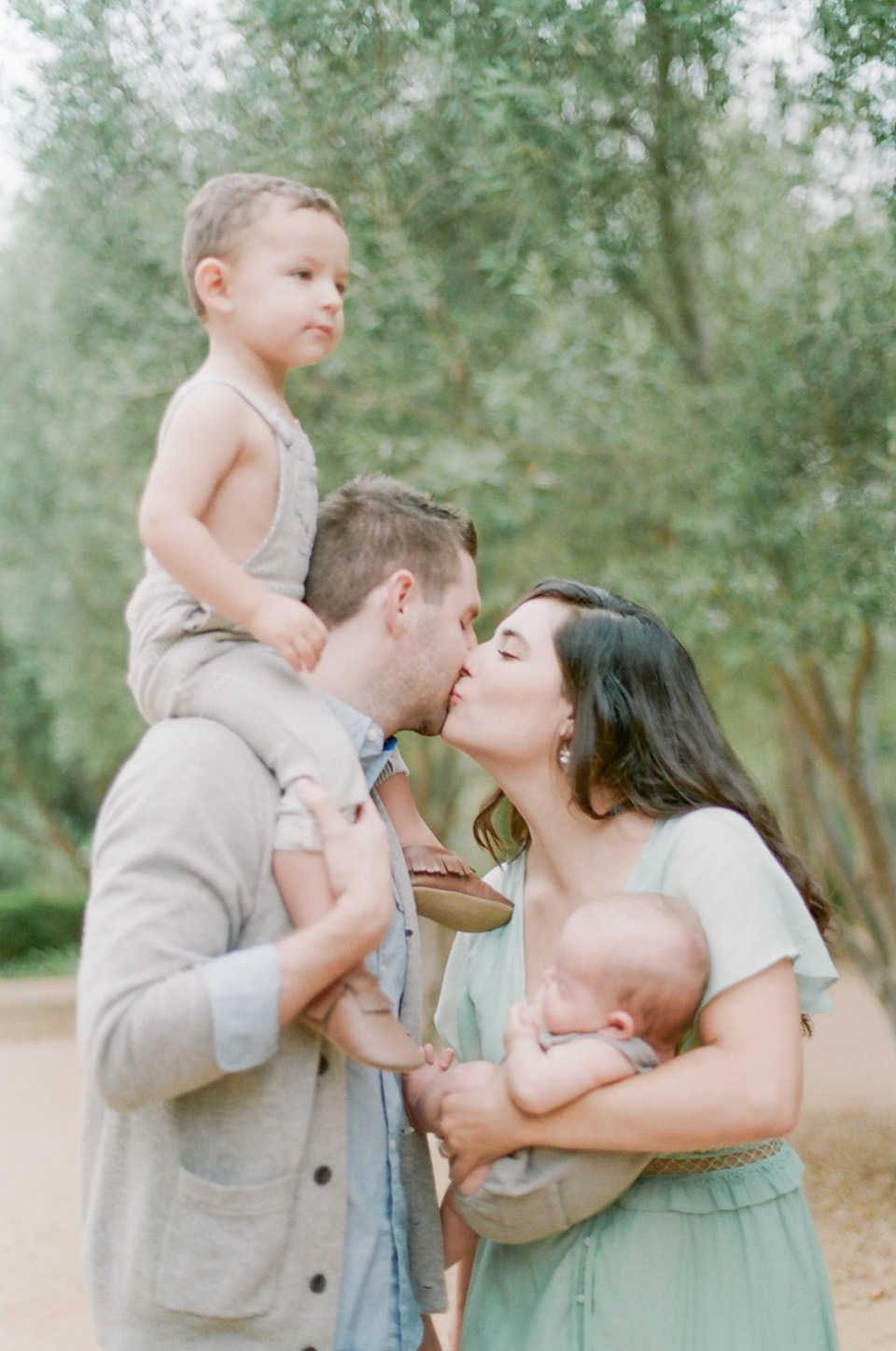 austin texas film photographer on location motherhood session the magically mundane workshop pasadena california travel shoot 17