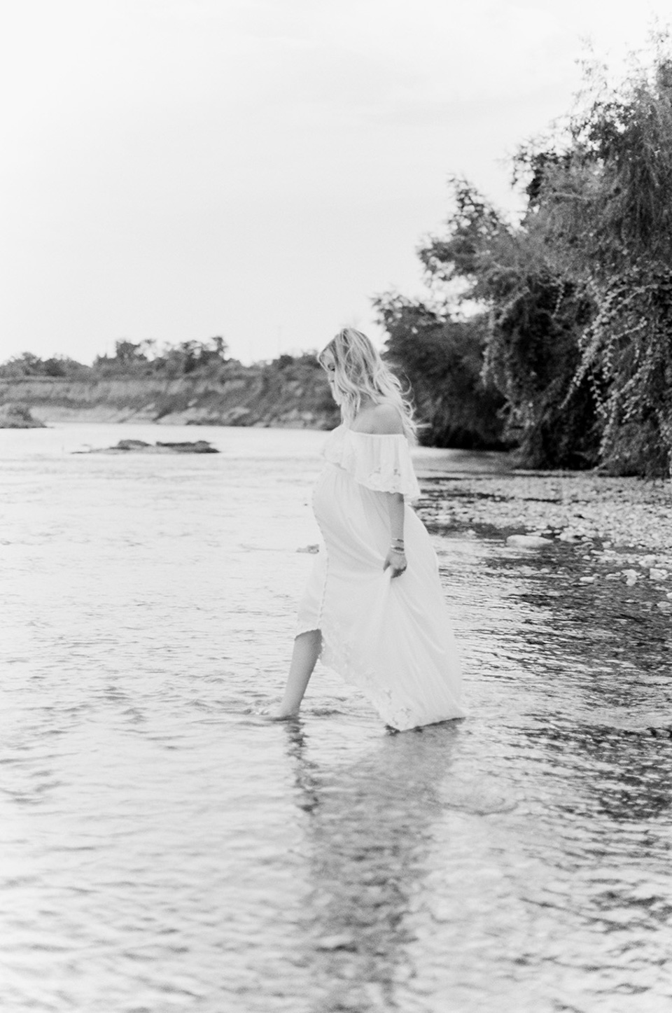 austin-texas-film-photographer-light-airy-maternity-session-colorado-river-1