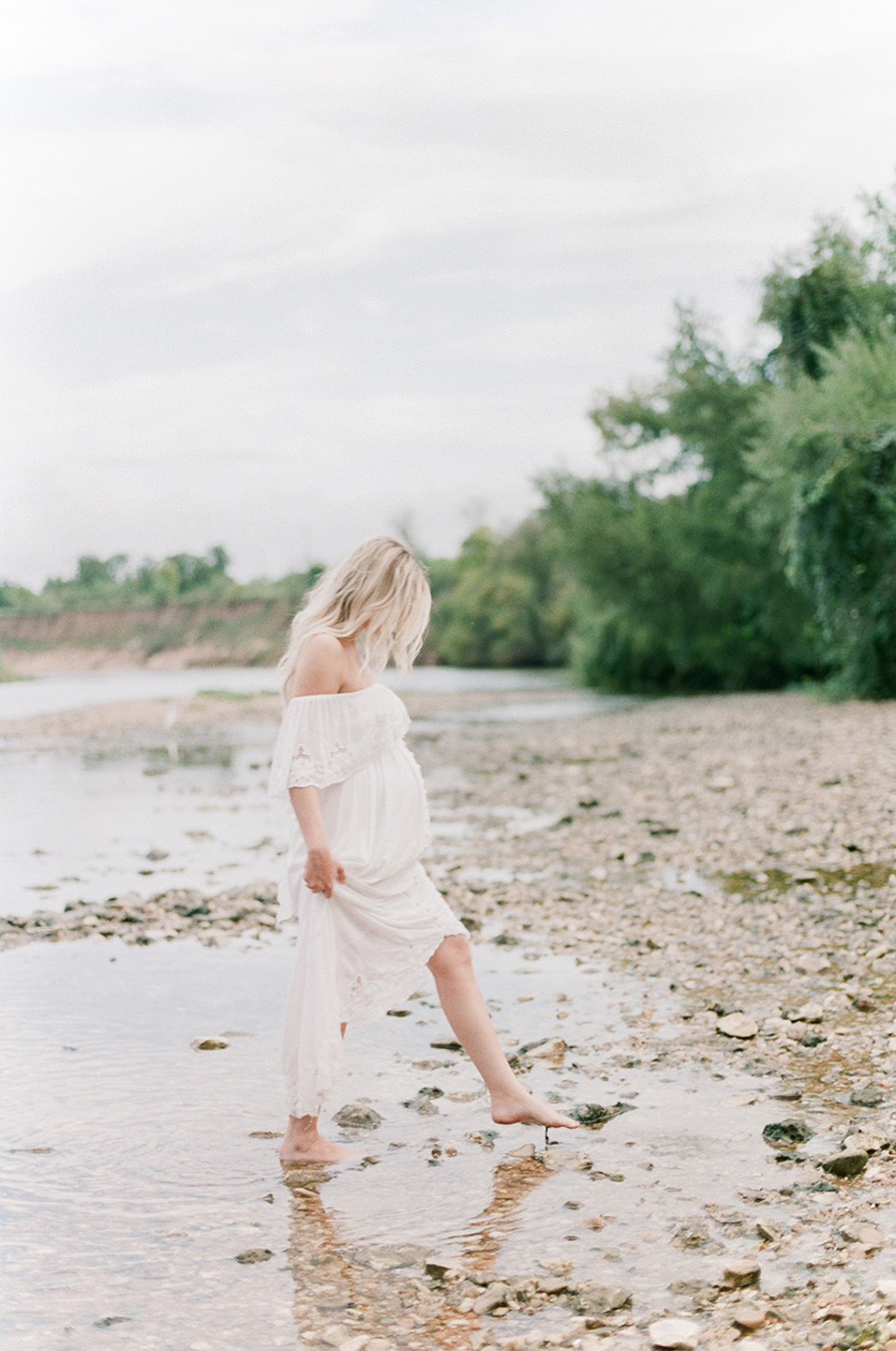 austin-texas-film-photographer-light-airy-maternity-session-colorado-river-7