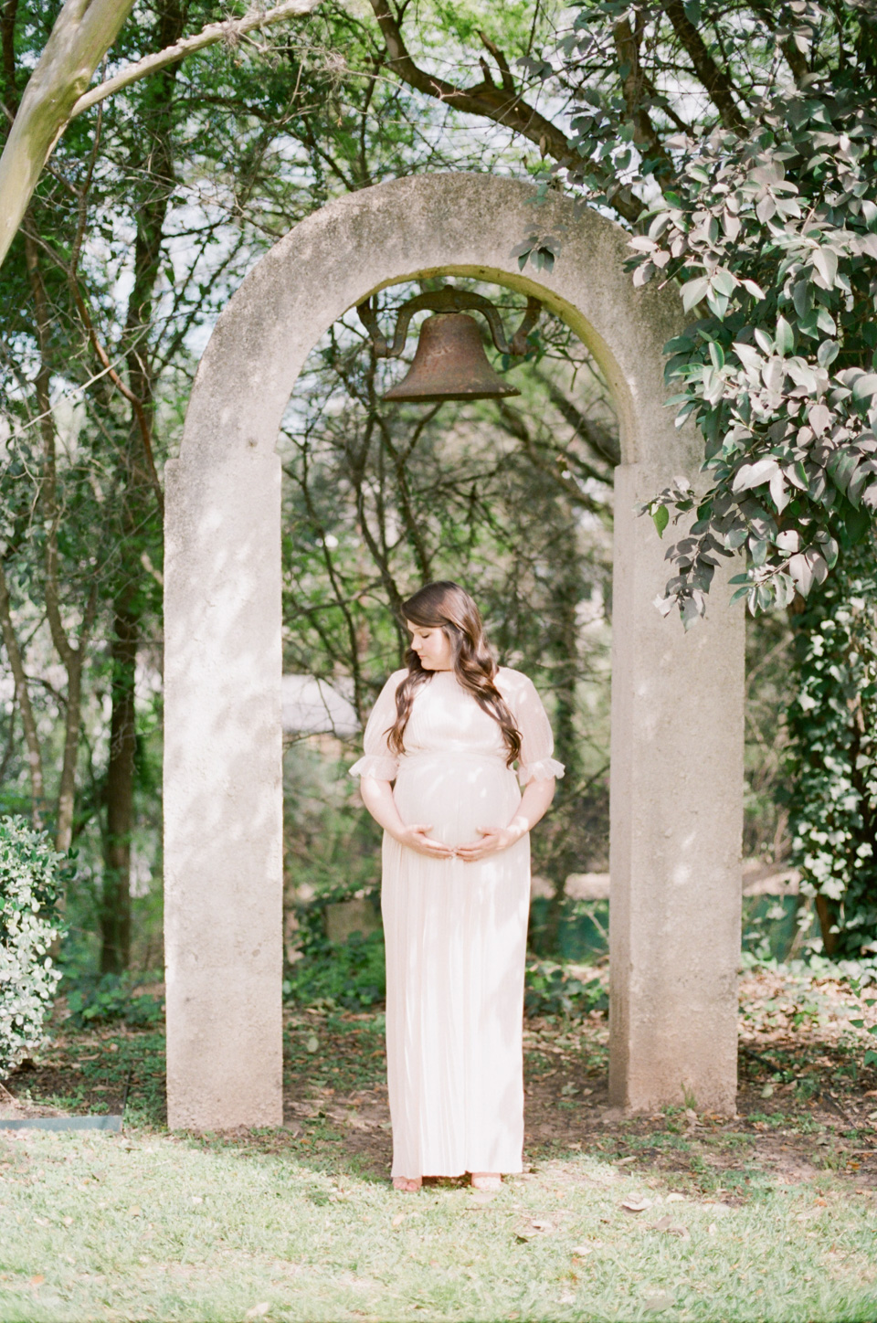 north-austin-texas-maternity-film-photographer-laguna-gloria-6-1