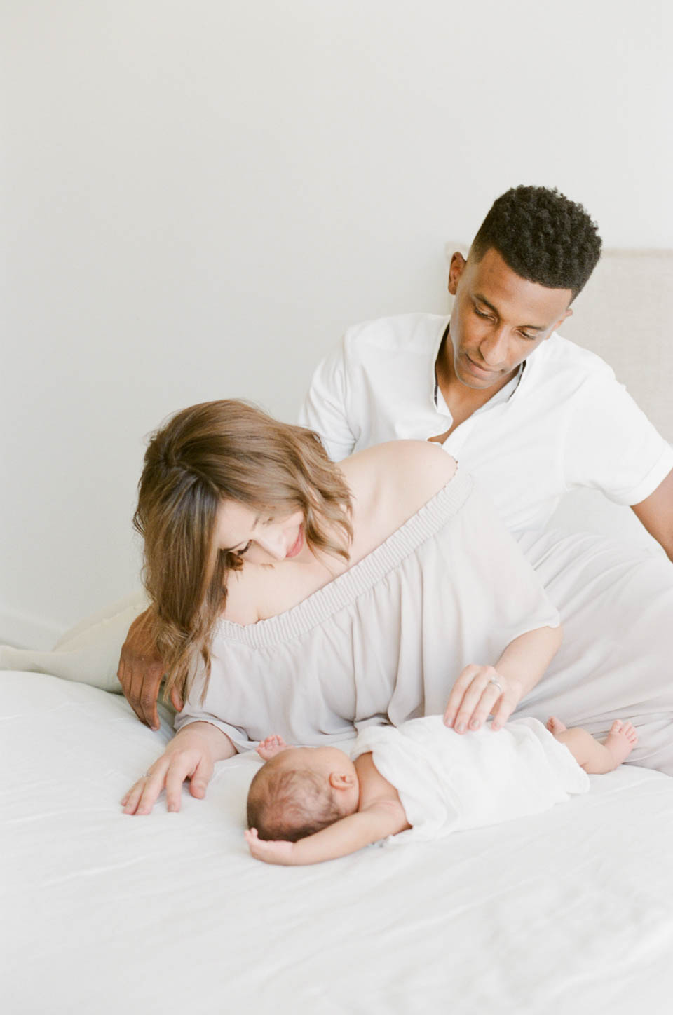 austin-tx-family-newborn-film-photographer-light-airy-studio-wildflowers-mama-fine-art-motherhood-4