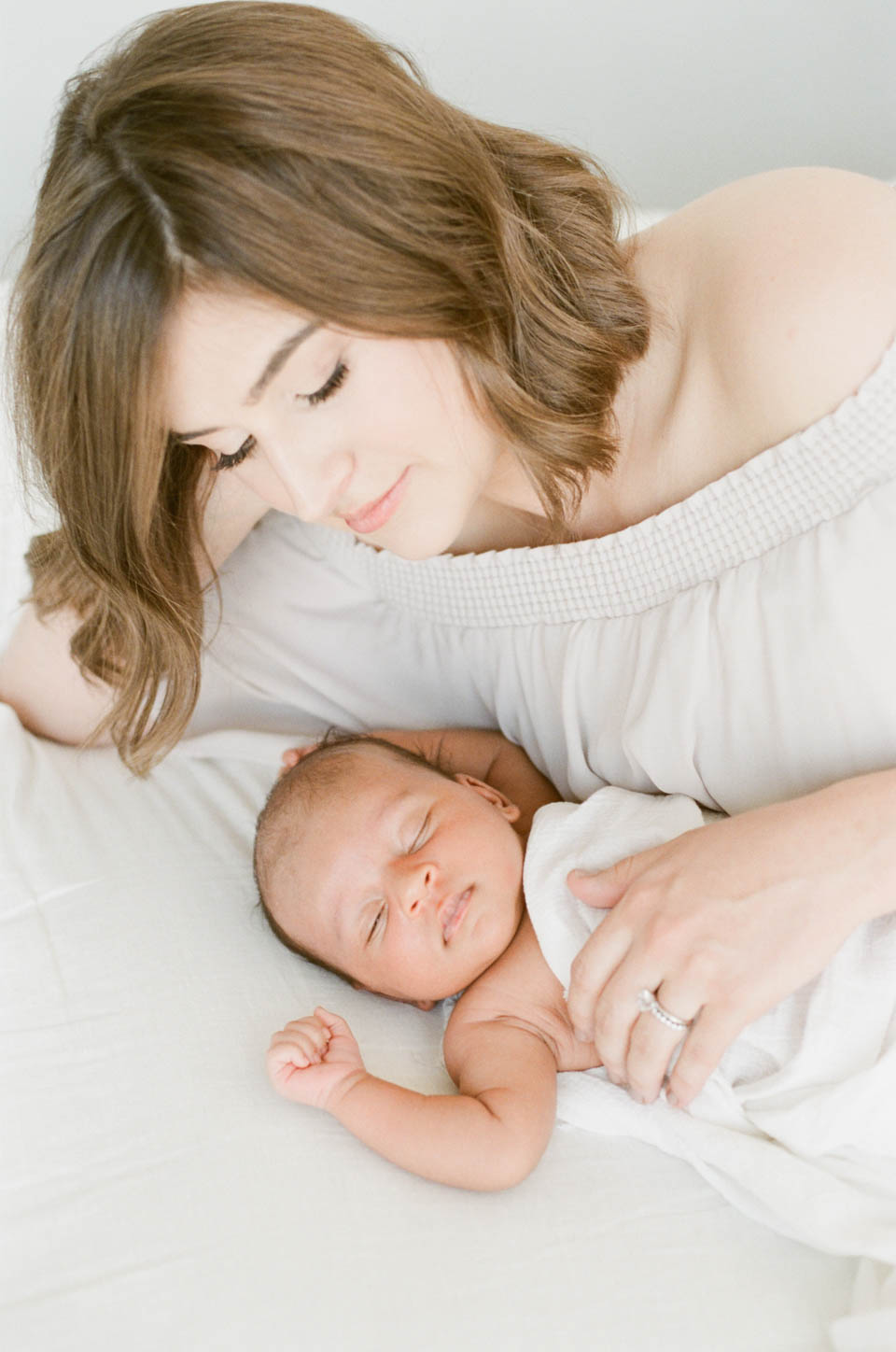 austin-tx-family-newborn-film-photographer-light-airy-studio-wildflowers-mama-fine-art-motherhood-7
