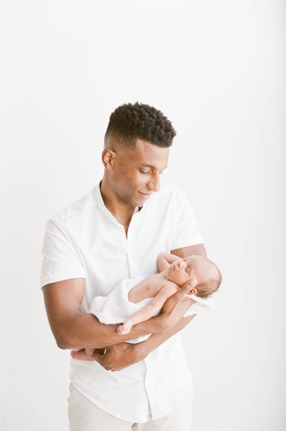 austin-tx-family-newborn-film-photographer-light-airy-studio-wildflowers-mama-fine-art-motherhood-8