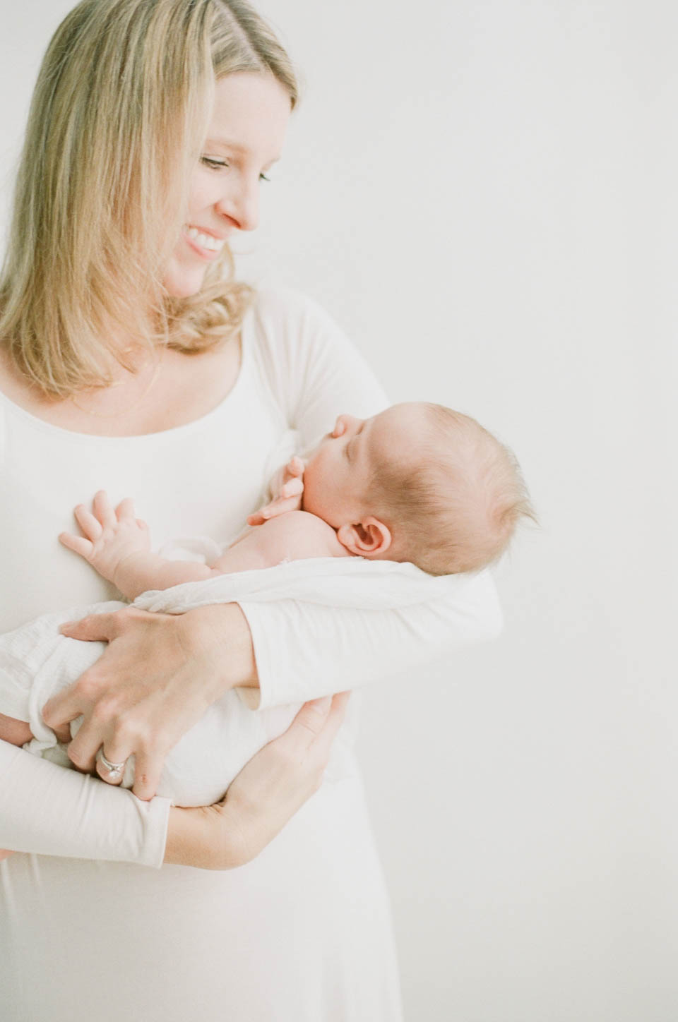 north-austin-natural-light-photographer-family-newborn-studio-session-light-airy-film-11
