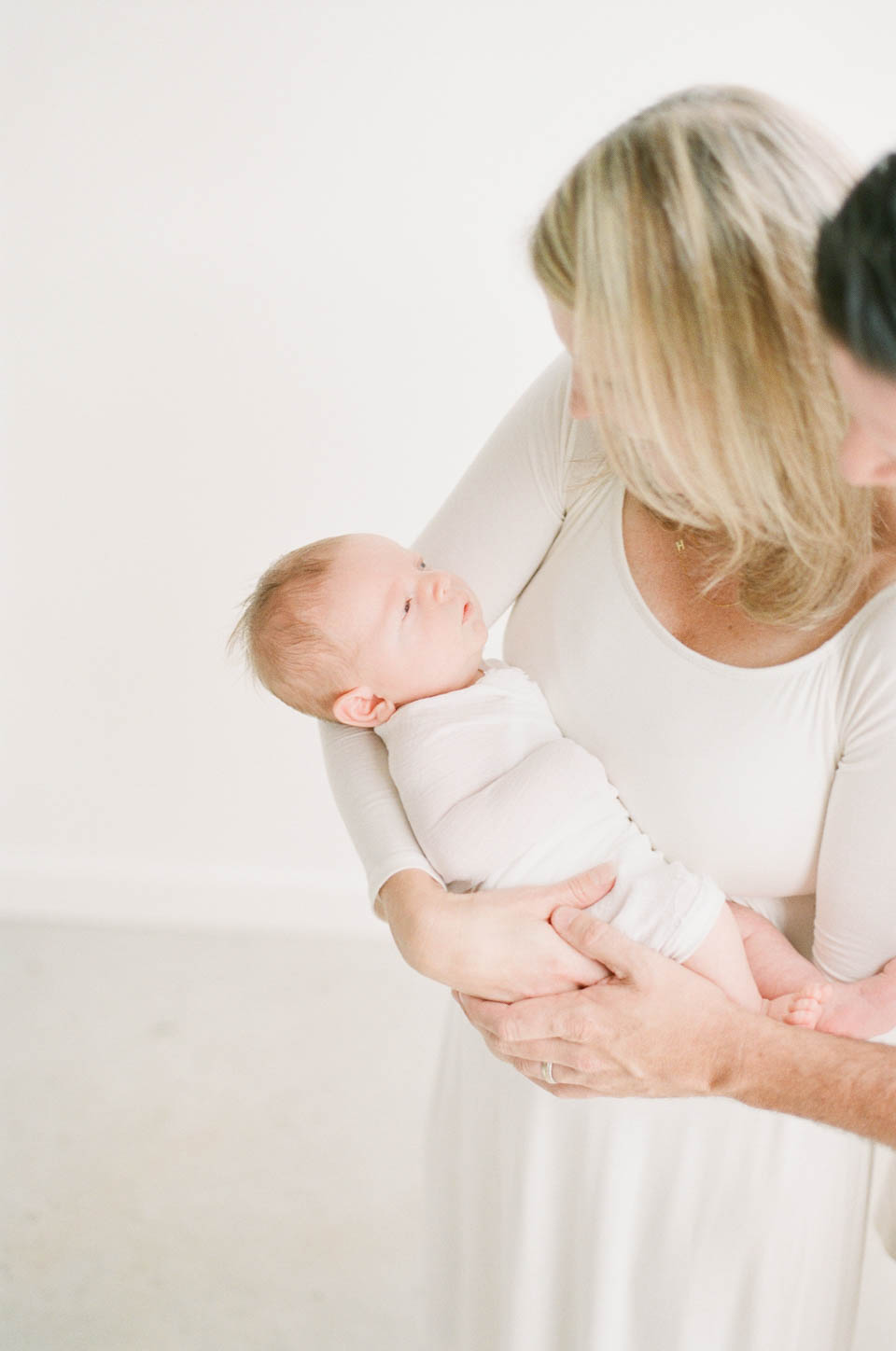 north-austin-natural-light-photographer-family-newborn-studio-session-light-airy-film-8