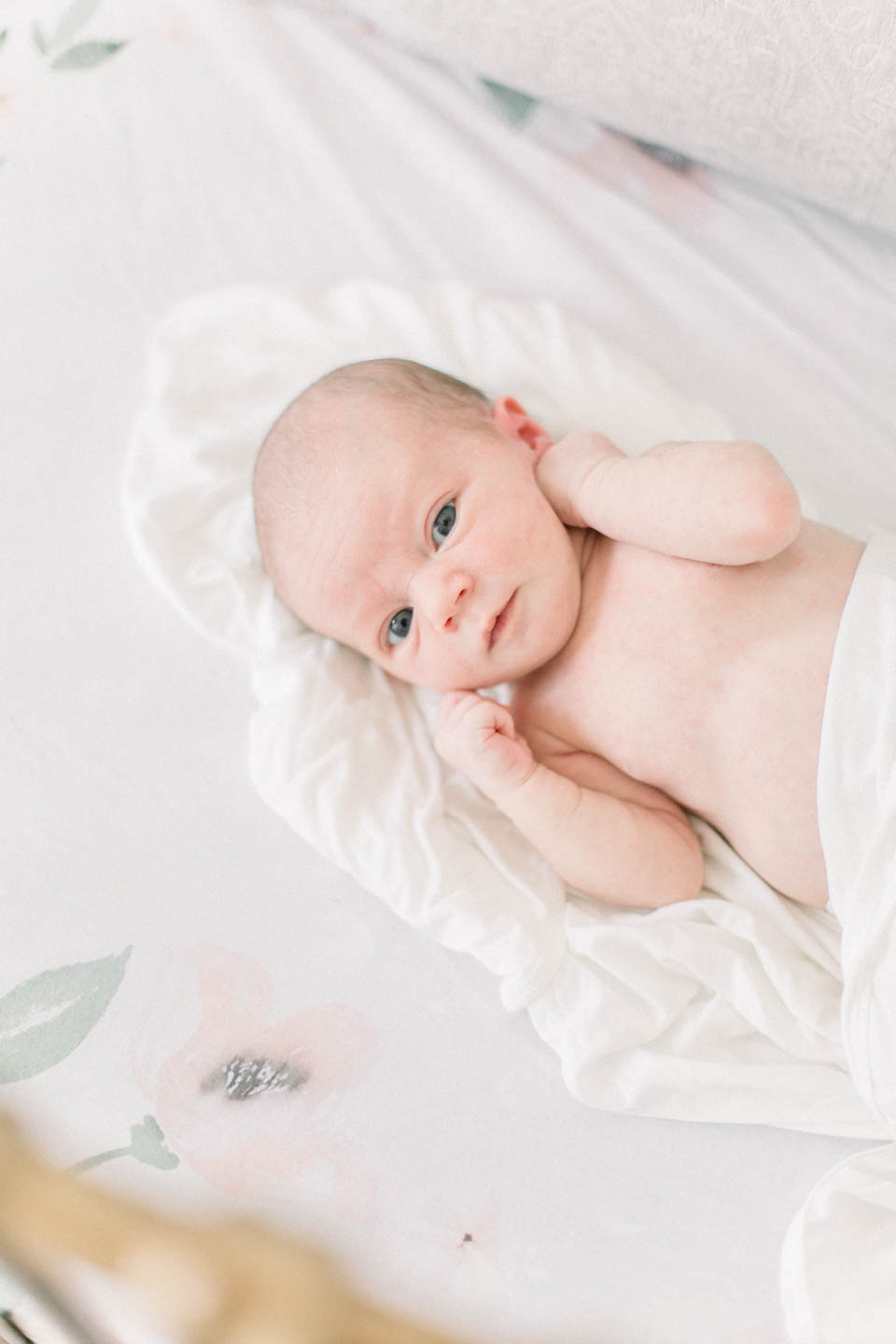 north-austin-texas-neborn-film-photographer-motherhood-at-home-session-natural-light-14