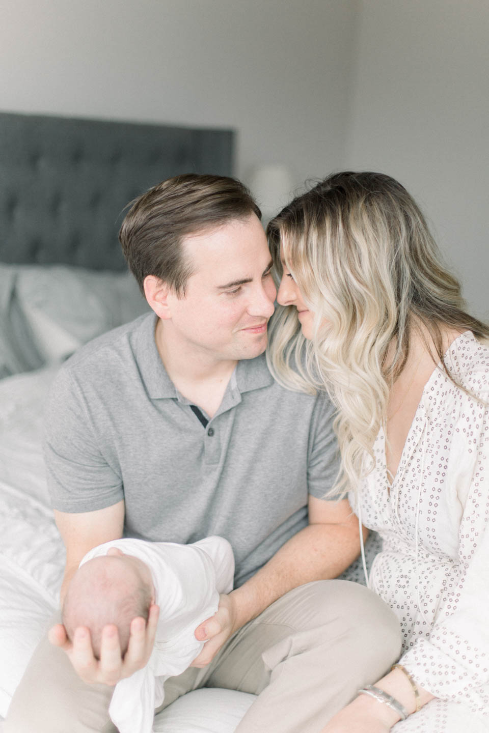 north-austin-texas-neborn-film-photographer-motherhood-at-home-session-natural-light-6