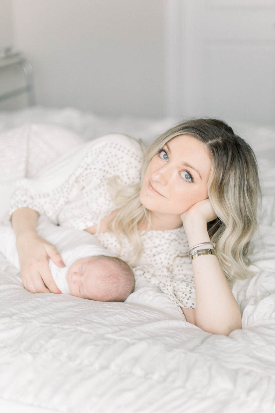 north-austin-texas-neborn-film-photographer-motherhood-at-home-session-natural-light-9