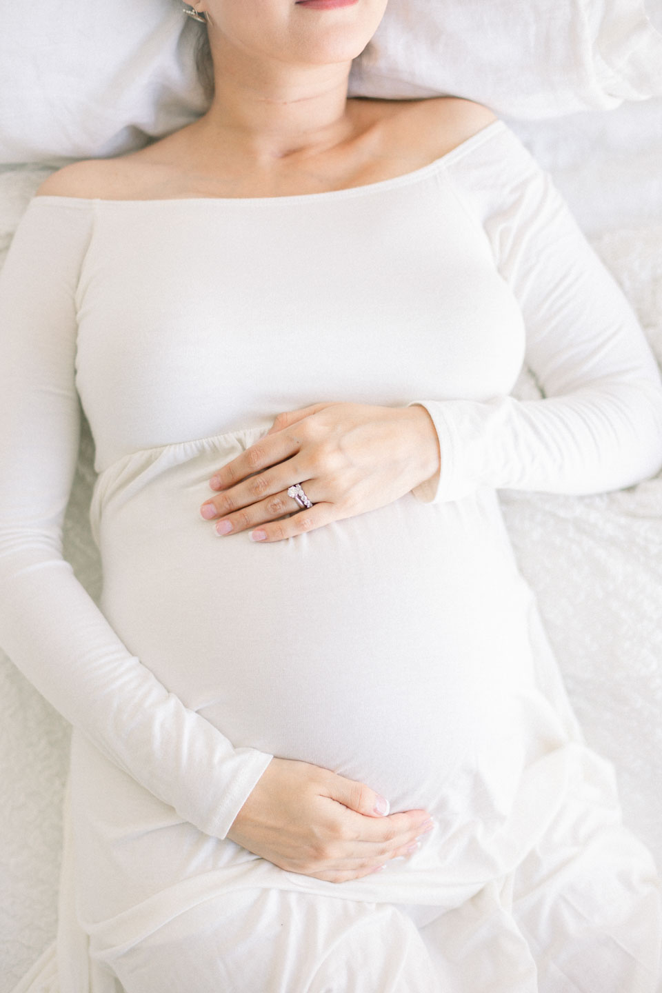 north-austin-motherhood-photographer-light-airy-studio-family-natural-light-3