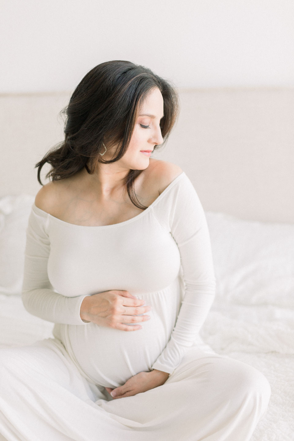 north-austin-motherhood-photographer-light-airy-studio-family-natural-light-4