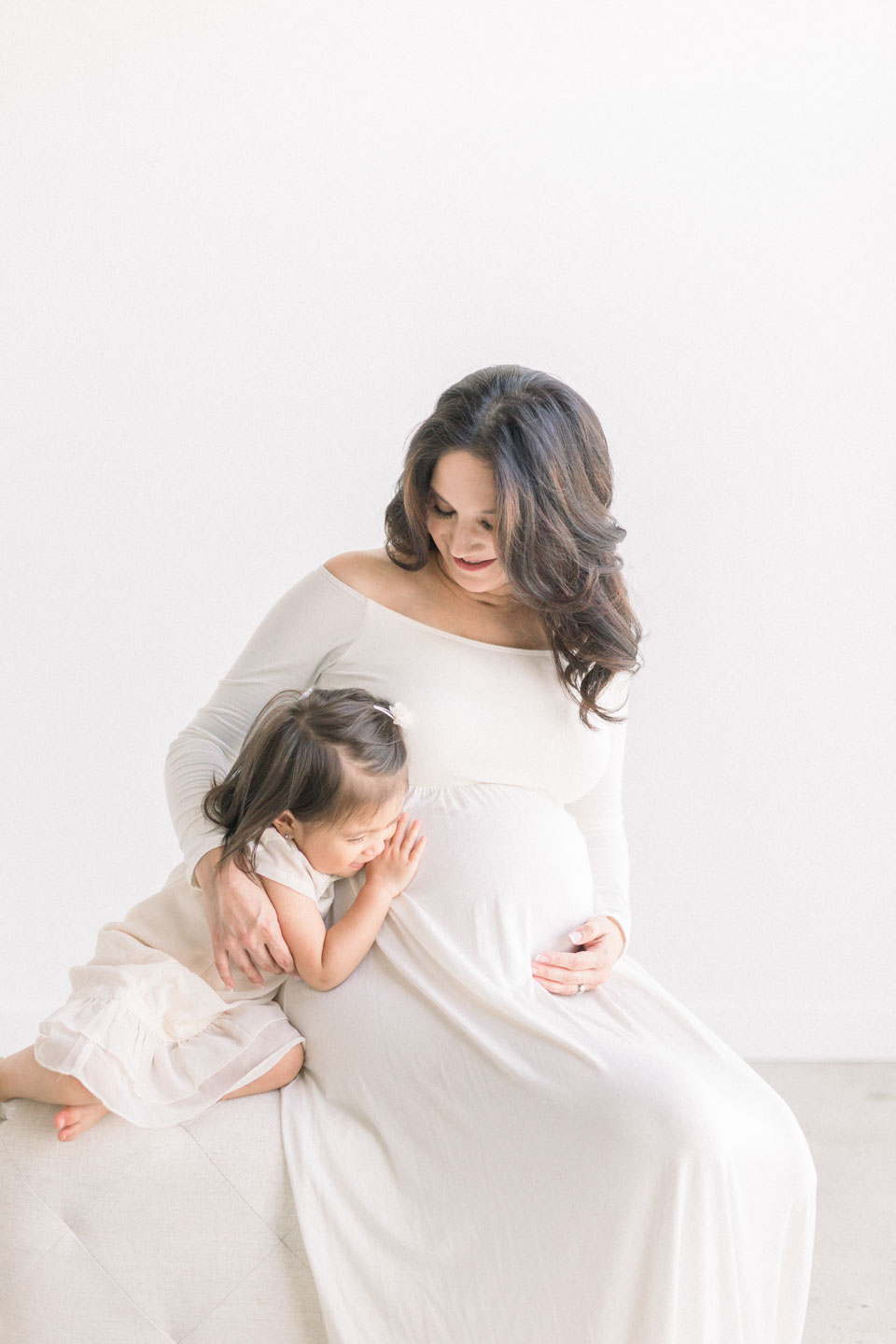 north-austin-motherhood-photographer-light-airy-studio-family-natural-light-6