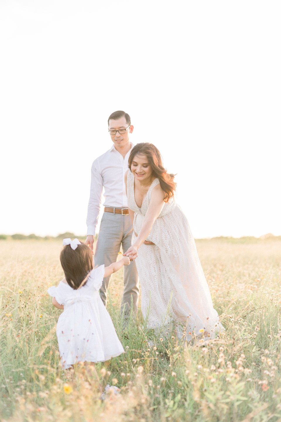 north-austin-motherhood-photographer-light-airy-studio-family-natural-light-8