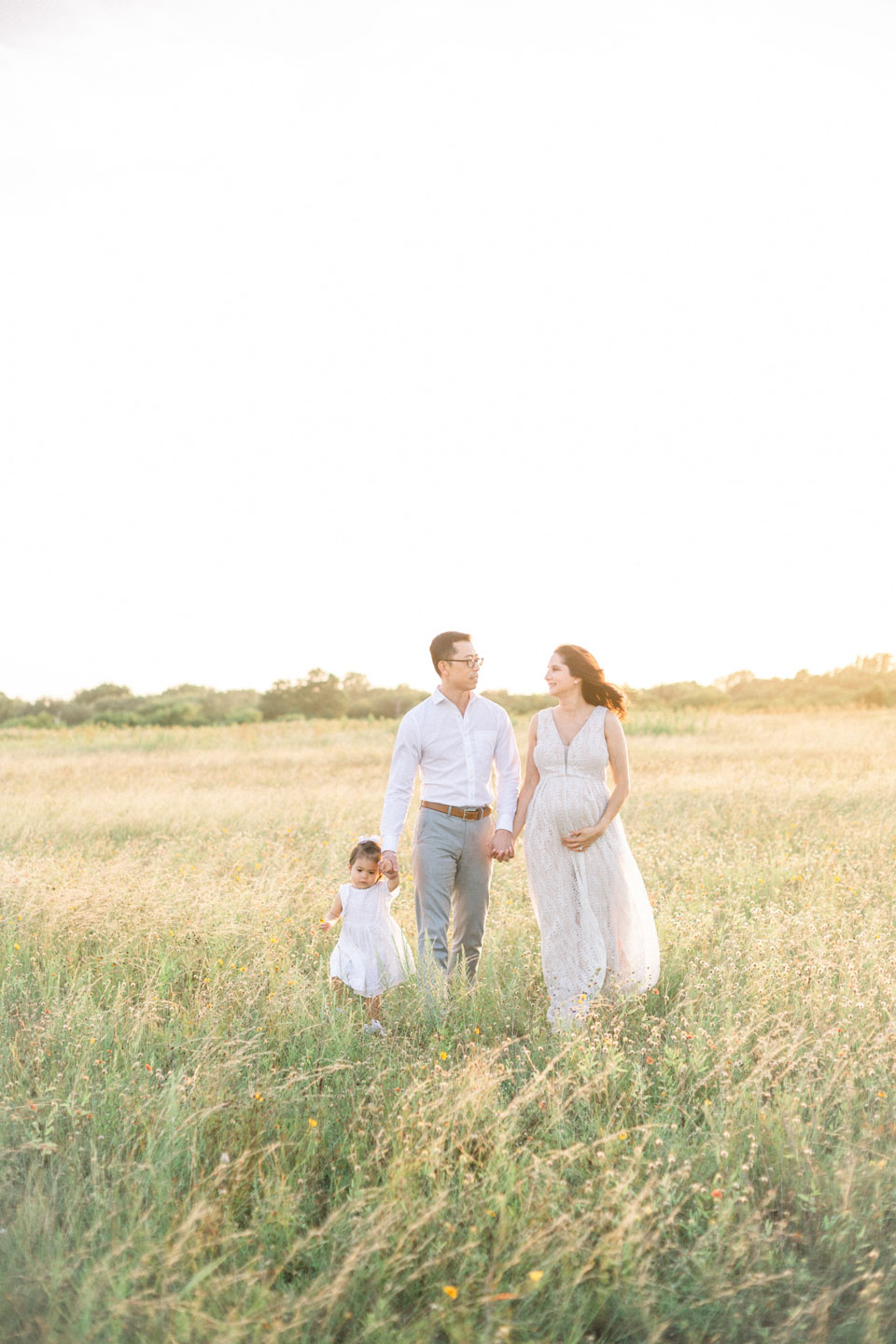 north-austin-motherhood-photographer-light-airy-studio-family-natural-light-9