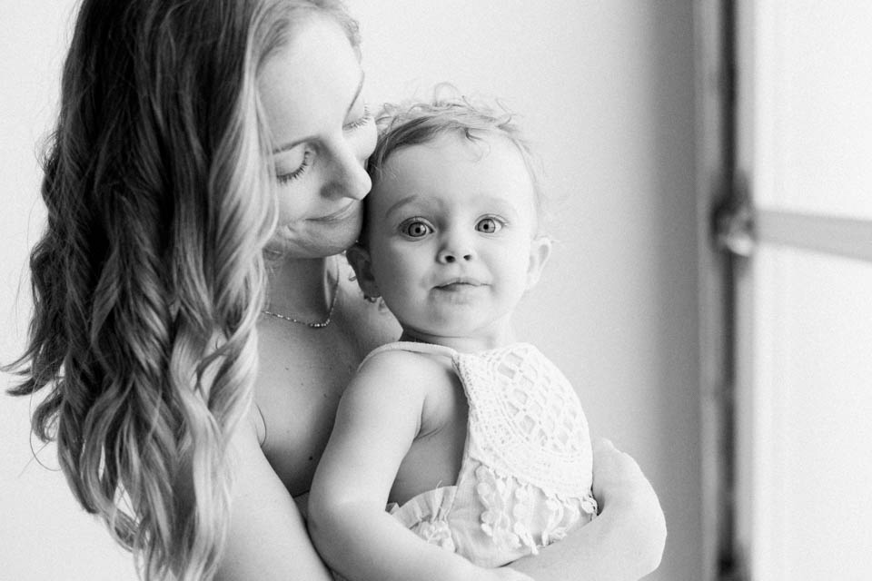 memphis-tennessee-austin-texas-family-photographer-natural-light-and-airy-photo-studio--8